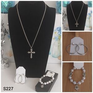 Ladies Necklace Sets (S227)
